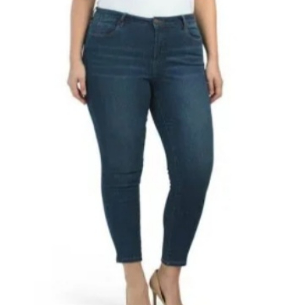 Tahari Medium Wash Kelly Mid Rise Skinny Jeans, 22W